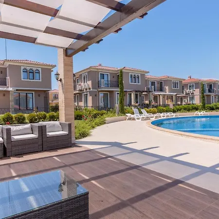 Victoria Residences Villa *